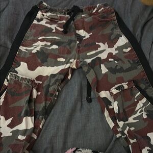 Camouflage Cuffed Cargo Pants